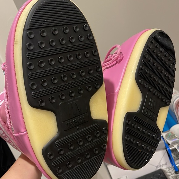 NWT Moon boot pink sold out online mini - Picture 4 of 9